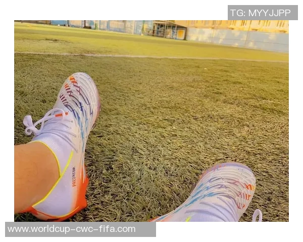 选择合适脚面宽度的足球鞋提升你的运动表现与舒适度